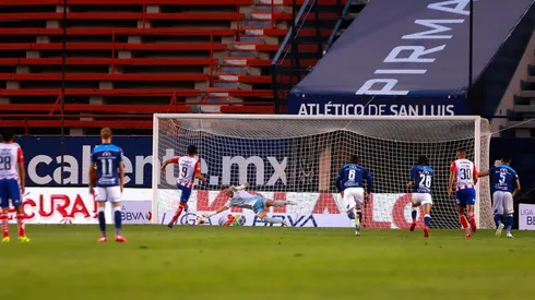 Jugadores del Puebla en observación