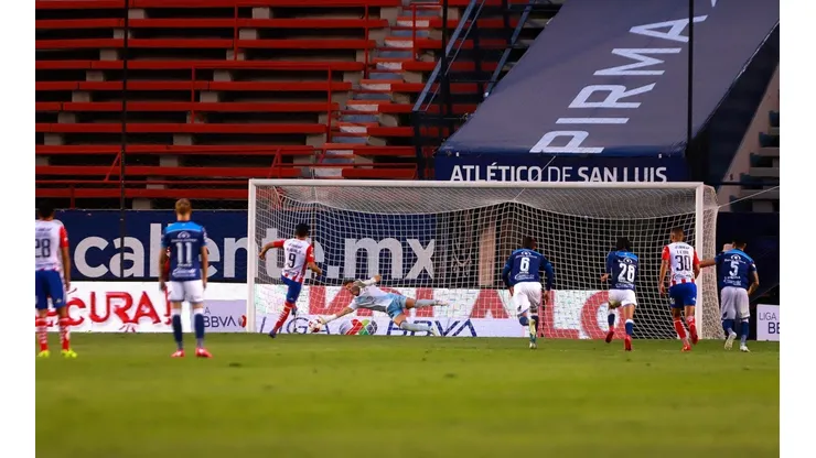 Jugadores del Puebla en observación