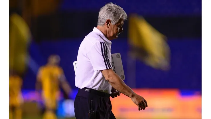 No quiso renovar con Tigres y lo echaron de la casa club