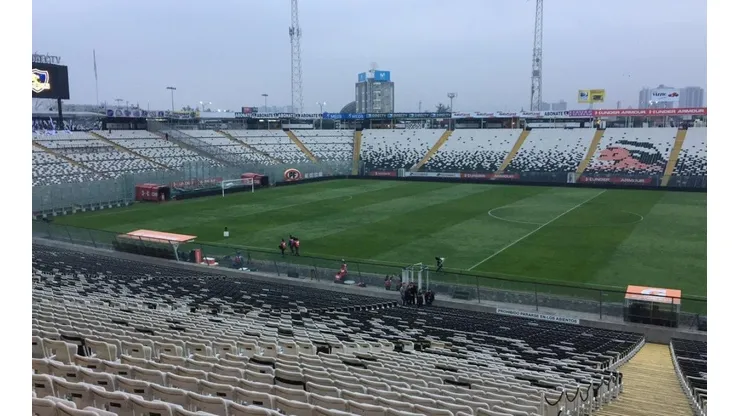 El estadio de Colo Colo iba a albergar este partido.