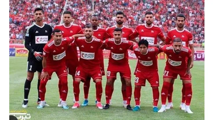 Mimbela juega en la Liga iraní.