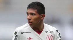 Flores salió y se formó en Universitario de Deportes.