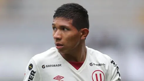 Flores salió y se formó en Universitario de Deportes.