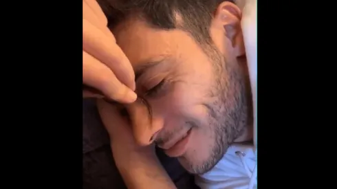 ¡No lo deja descansar! La mujer de Jiménez lo interrumpe en la siesta