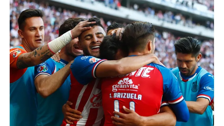 ¡Apoyo! Chivas confía en Macías y Vega ante acusación de indisciplina