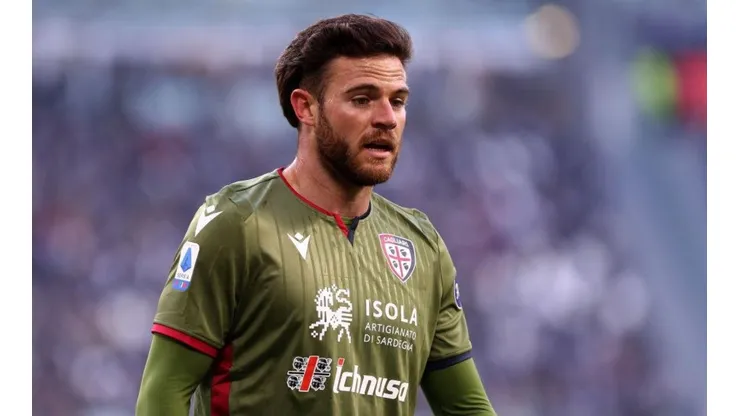 Nahitan Nández durante un partido de Cagliari.