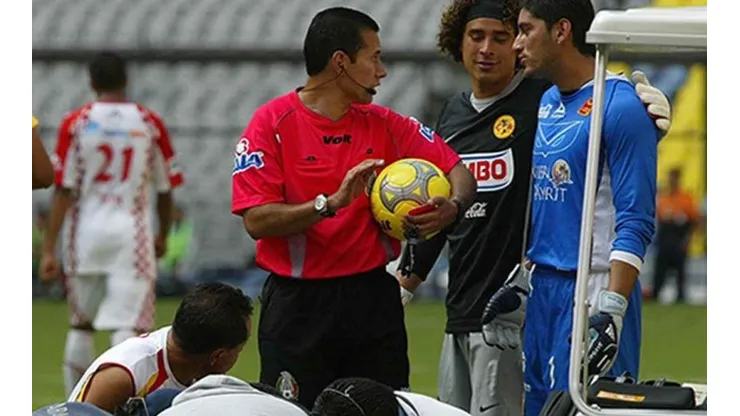 Jesús Corona y Guillermo Ochoa ya se habrían enfrentado sin público debido a un virus.