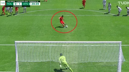 Leonardo Fernández igualó con suspenso tras fallar un penal