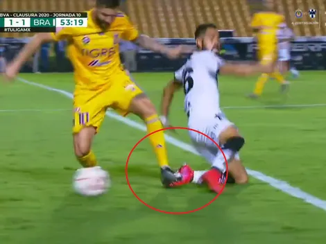 El VAR salvó a André-Pierre Gignac de recibir la primera expulsión de su carrera