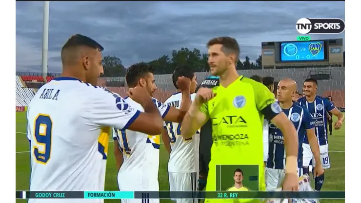 Se saludaron con los codos en Godoy Cruz-Boca
