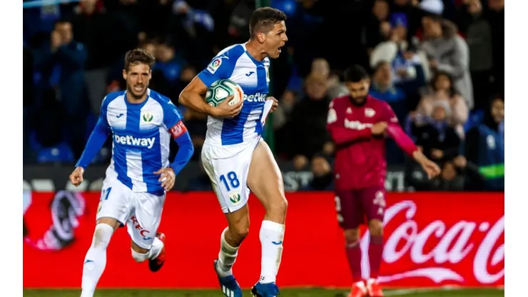 Foto de Guido Carrillo anotando un gol (?)