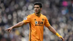 Como medida de prevención, un empleado de Wolves le negó el saludo a Raúl Jiménez