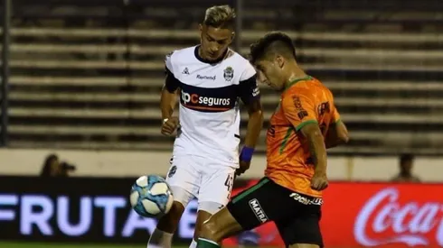 Reparto de unidades en el estadio Juan Carmelo Zerillo.
