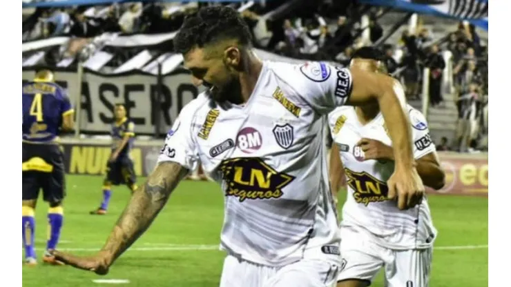 Cómo ver Estudiantes BA vs. Temperley por la Primera Nacional