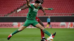 Raúl Jiménez ante Olympiacos, por Europa League.