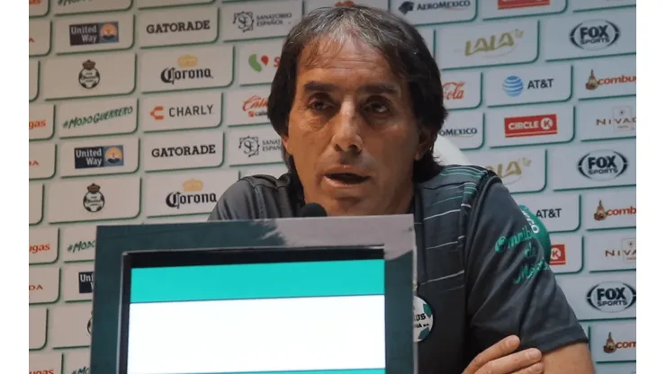 Almada, preocupado por el nivel ofensivo de Santos