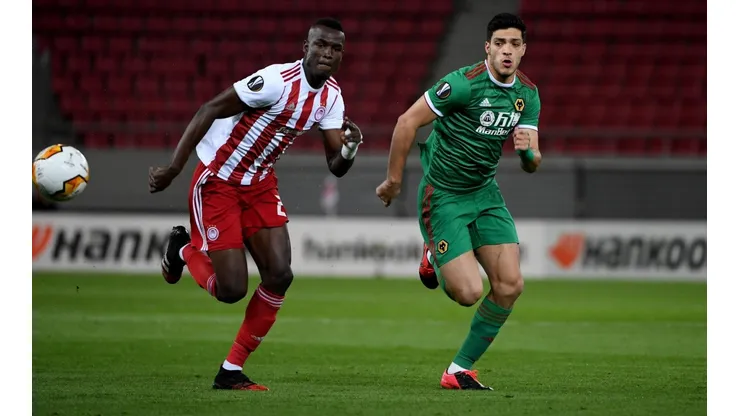 Raúl Jiménez fue titular en el empate de Wolverhampton