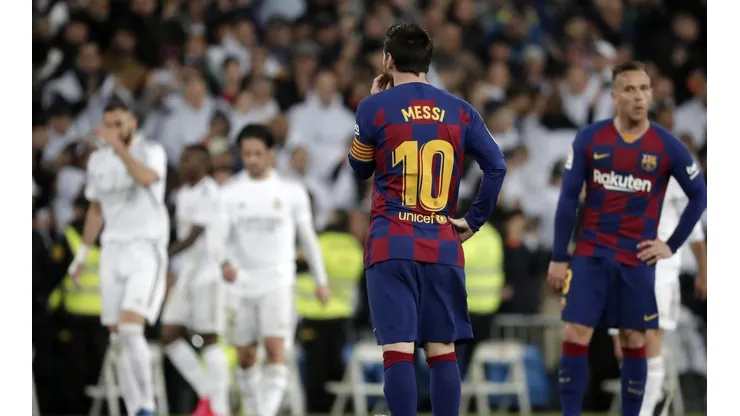 Foto de Lionel Messi enfrentando al Real Madrid.