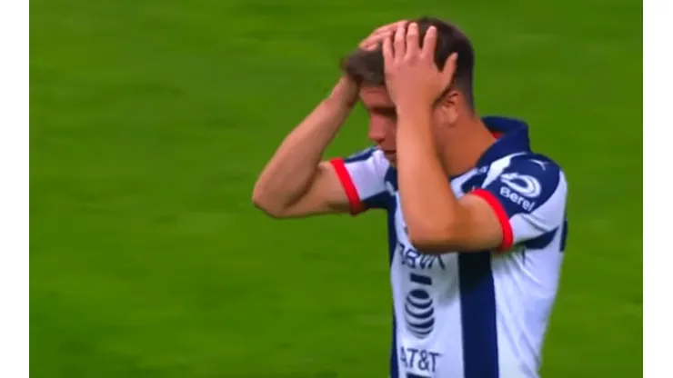 Jonathan Rodríguez falló el penalti ante Juárez.