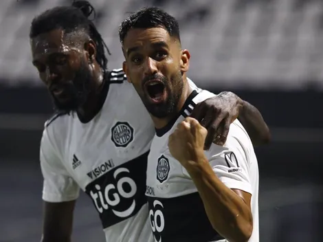 Ni la roja a Adebayor pudo evitar el triunfo de Olimpia a Defensa y Justicia