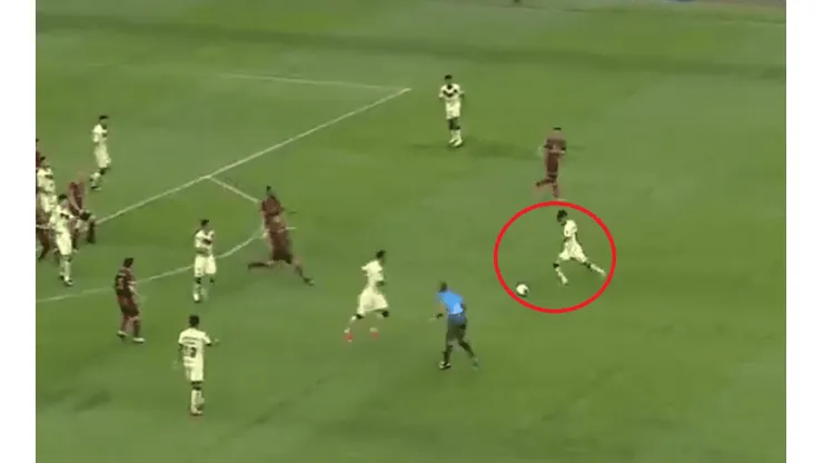 ¡Qué pegada! Suárez abre la cuenta para el América