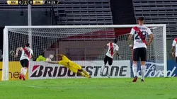 Fernández le tapó el tiro a De la Cruz.