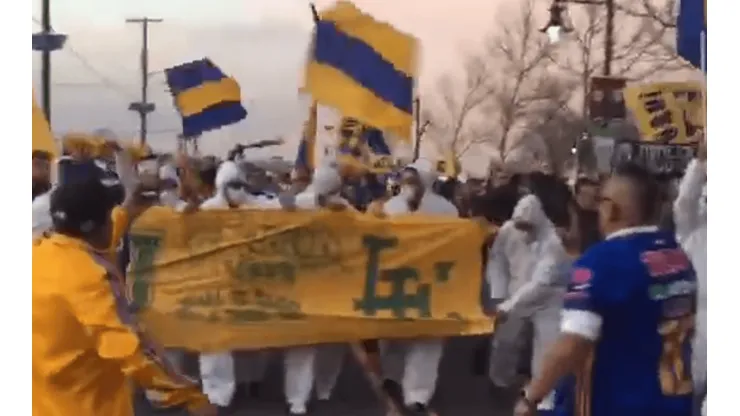 ¡Con cubrebocas! Seguidores de Tigres copan las calles de Nueva York