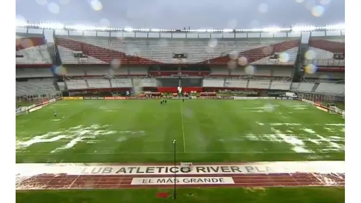 ¿Se juega? Así está el Monumental a minutos de River-Binacional