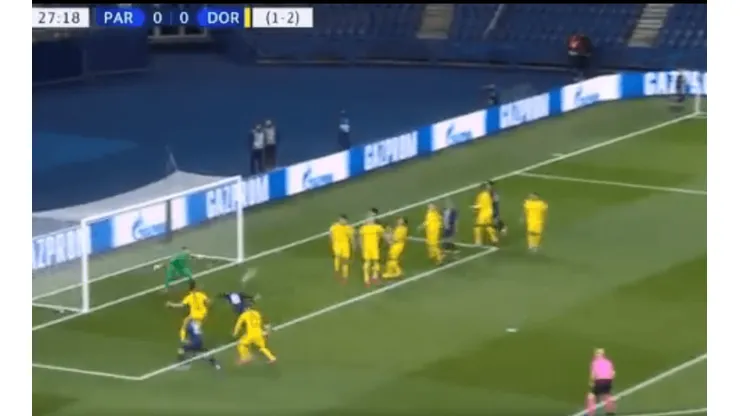 Neymar metió una palomita perfecta y festejó como loco el gol del PSG