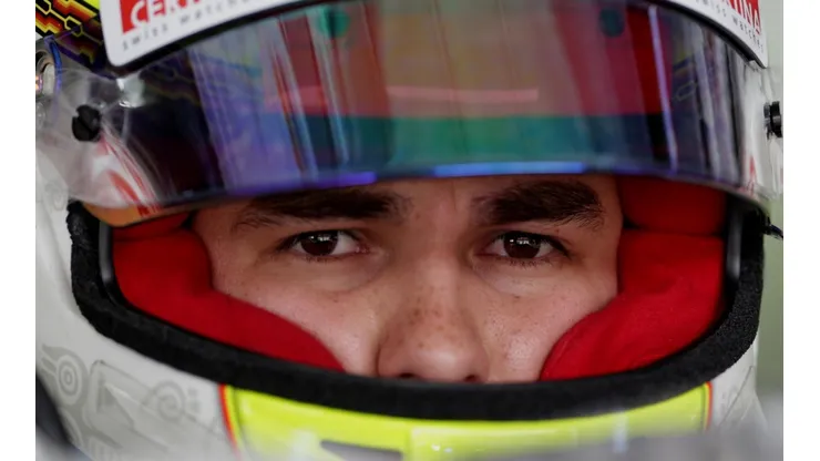 Checo Pérez podría no correr este domingo en Australia