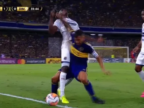 ¿No era roja? Tevez pegó una trompada y solamente vio la tarjeta amarilla