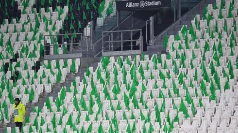 UEFA decidió que los partidos de Champions y Europa se jueguen sin público