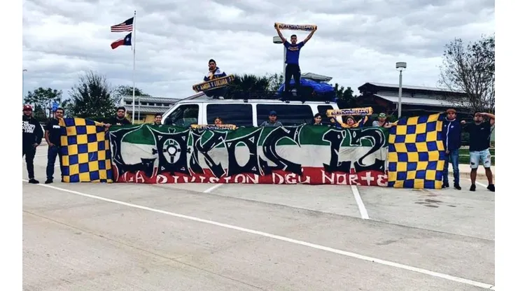 Twitter @LibresYLokos