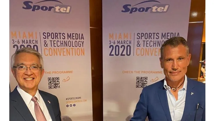 A la derecha, el CEO Laurent Puons en el Sportel Miami 2020.
