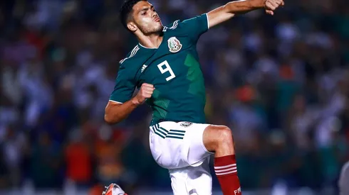 Raúl Jiménez se convirtió en el futbolista mexicano más caro en la historia.