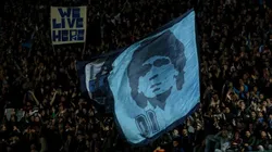 Nápoli saludó a Boca por el campeonato con un fotón de Maradona