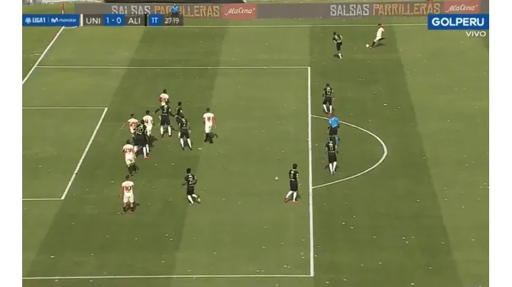 Corzo estaba en dudosa posición en el gol de la U.
