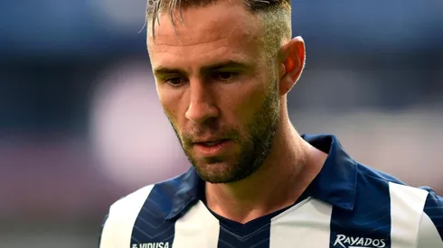 Layún se acercó a dar explicaciones a los aficionados