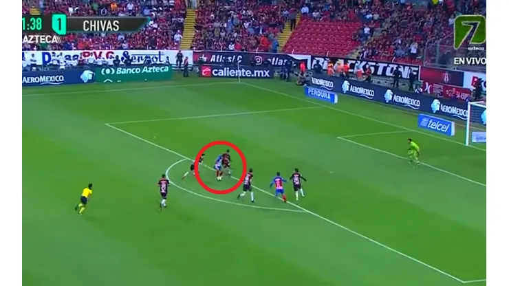 En dos minutos a Atlas le expulsaron a un jugador y le anotaron otro gol.