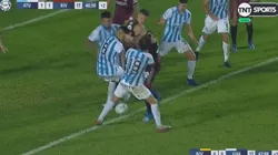 Foto del codazo de Javier Pinola.