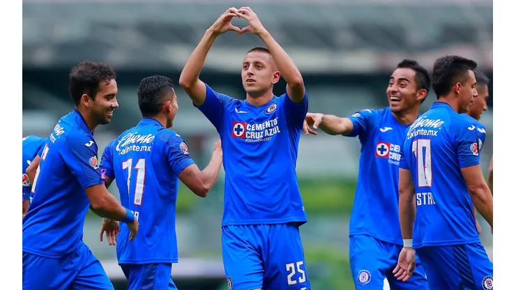 Roberto Alvarado figura de Cruz Azul.