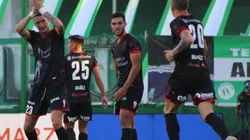 El festejo de los jugadores de Huracán.