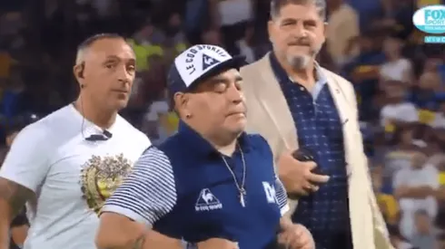 Maradona se acordó de River y le hizo la "gallinita" a la hinchada de Boca