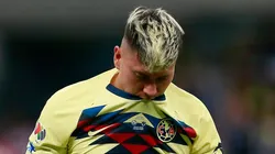 Castillo sigue de cerca a sus compañeros a pesar de la lesión.