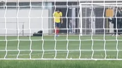 James Rodríguez en una grabación con la nueva indumentaria de la Selección Colombia.