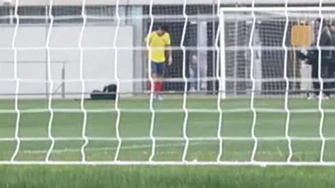 James Rodríguez en una grabación con la nueva indumentaria de la Selección Colombia.