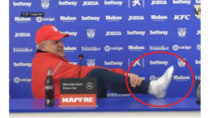 El peculiar consejo del Vasco Aguirre a la prensa en plena conferencia