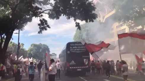 Todo el colorido de los hinchas de River.