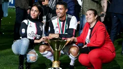 Foto de Cristiano Ronaldo con su madre.