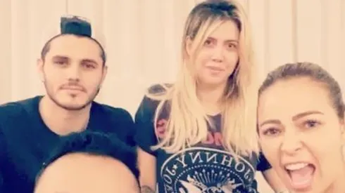 El de abajo, que no se ve, es Keylor Navsa.